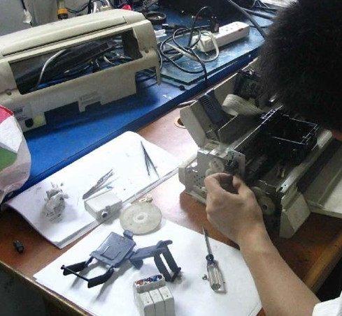 巴彦淖尔市手机触摸屏突然失灵没有反应 停在解锁界面