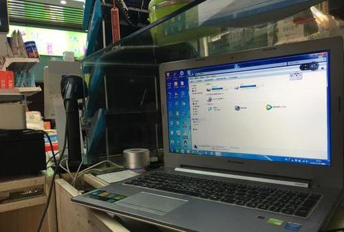 我家电脑耳机有杂音是怎么回事